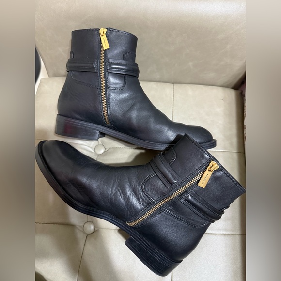 Michael Kors Black boot for women. - Picture 8 of 8